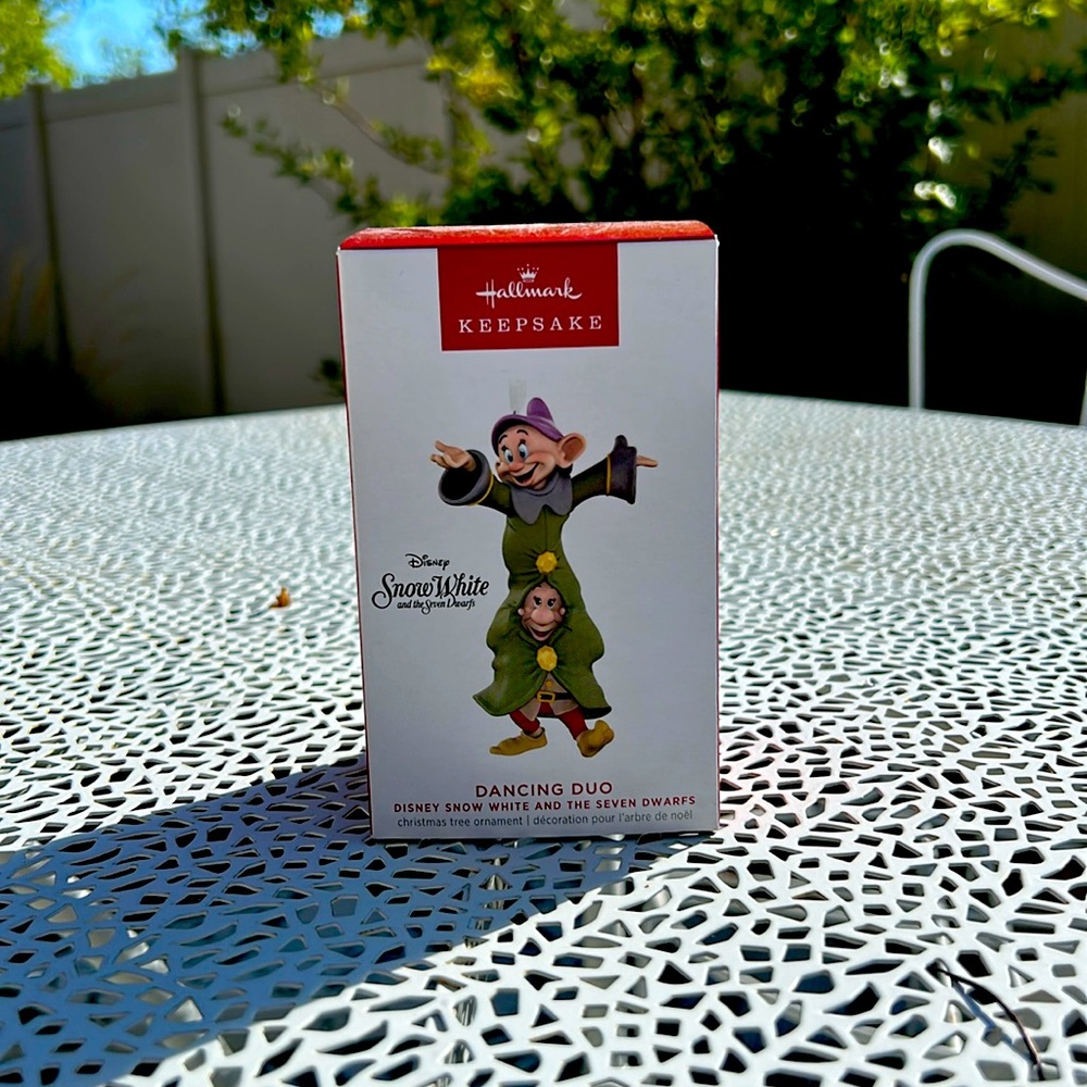 2023 Hallmark Keepsake Disney Snow White & The Seven Dwarfs Dancing Duo Ornament